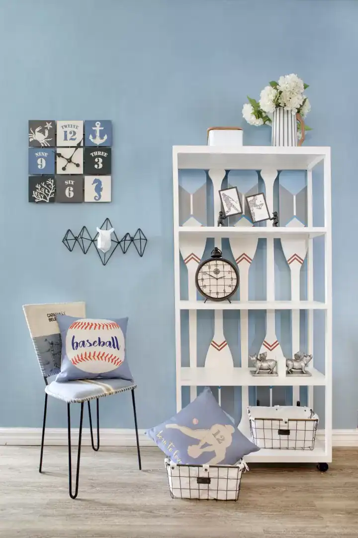 رف خشب أبيض 5 أدوار لغرف الأطفال والشباب رسومات رياضية