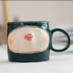 كوب قهوة سيراميك لون بترولي تصميم شفاه قبلة ثلاثي الأبعاد سعة 280 مل