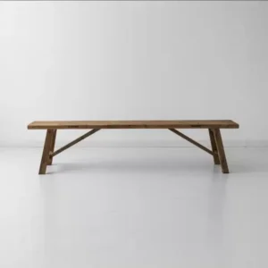 كرسي خشبي طويل