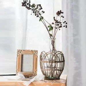 فازة من الراتان الطبيعي و الزجاج