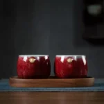 طقم أكواب شاي صيني وقهوة سيراميك أحمر بشعار ذهبي فاخر