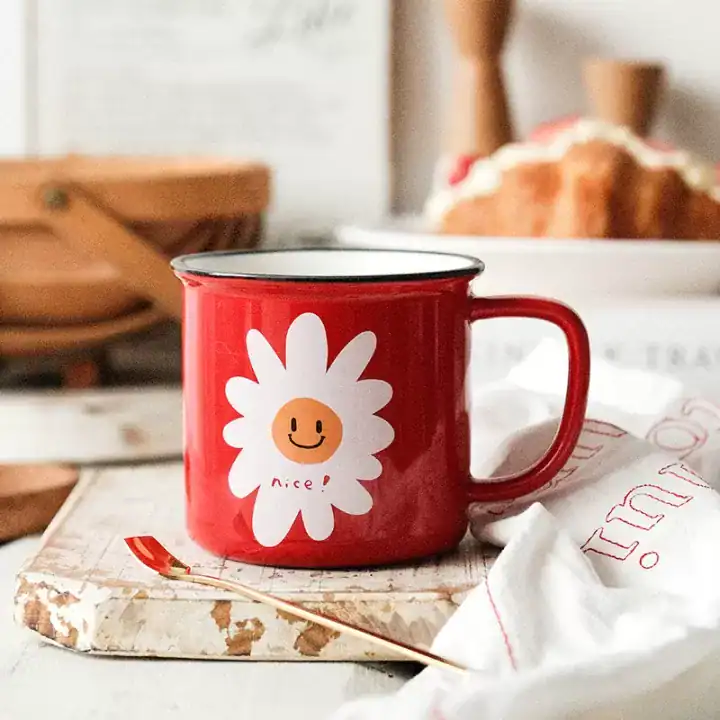 كوب قهوة سيراميك أحمر سعة 400 مل رسمة زهرة مبتسمة