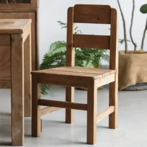 كرسي خشب ريفي