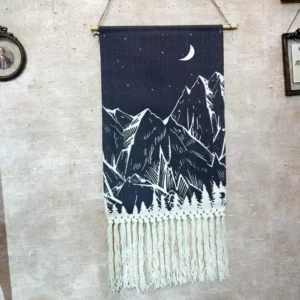 تعليقة مكرميه لتزين الجدار