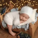 سرير تصوير مواليد خشب طبيعي تصميم كلاسيكي فينتج مع اعمدة صغيرة