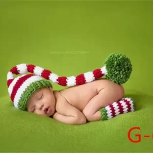 طقم تصوير مواليد كروشيه قبعة مخططة أحمر وأبيض بذيل طويل وجوارب