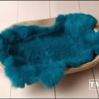 فرو ارنب طبيعي 100% بألوان متنوعة (رمادي، بني، أبيض) يستخدم كخلفية فاخرة وناعمة لتصوير المواليد حديثي الولادة