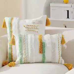 خدادية او مخدة او كوشن قماشيه للكنب او السرير