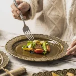 صحن تقديم سيراميك بني مزخرف نقوش بارزة فانتج