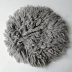 بساط فلوكاتي دائري من صوف الخروف الأسترالي الطبيعي متوفر بعشرة ألوان (أرجواني، أبيض، وردي، سماوي، زيتي، رمادي) لتصوير المواليد باحترافية