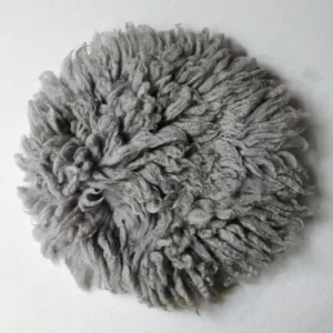 بساط فلوكاتي دائري من صوف الخروف الأسترالي الطبيعي متوفر بعشرة ألوان (أرجواني، أبيض، وردي، سماوي، زيتي، رمادي) لتصوير المواليد باحترافية