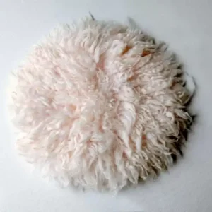 بساط فلوكاتي دائري من صوف الخروف الأسترالي الطبيعي باللون الأبيض والوردي لتصوير المواليد باحترافية