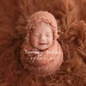 طقم لفة وقبعة صوف موهير لتصوير المواليد لون طوبي برتقالي محروق