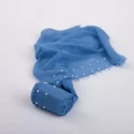 لفة قماش قطن لتصوير المواليد لون ازرق مغبر دنيم مزينة بحبات اللؤلؤ