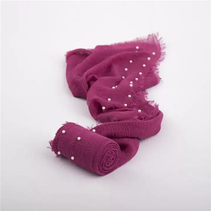 لفة قماش قطن لتصوير المواليد لون فوشي غامق توتي مزينة بحبات اللؤلؤ