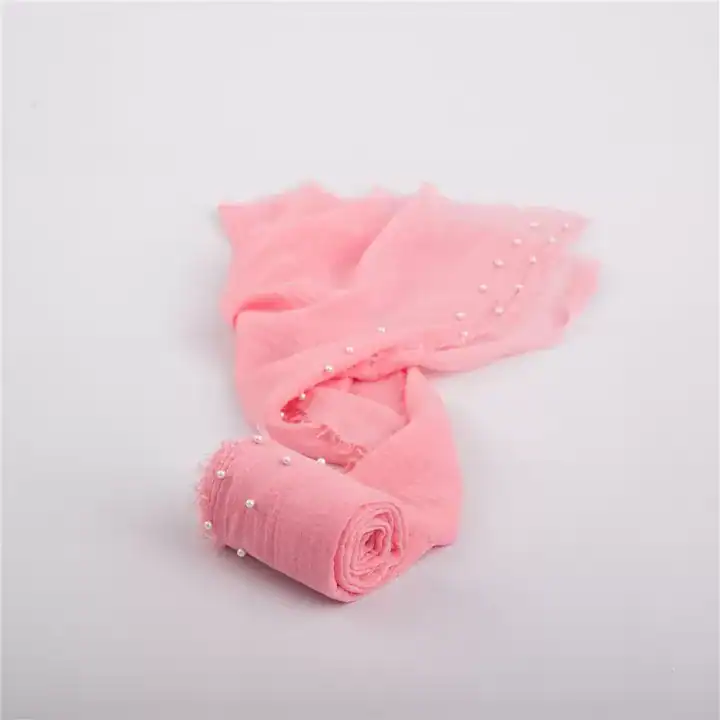 لفة قماش قطن لتصوير المواليد لون وردي زاهي كاندي مزينة بحبات اللؤلؤ