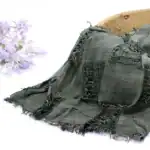 لفة قماش قطن وشيفون لتصوير المواليد لون زيتي غامق جيشي بنتوءات مربعة