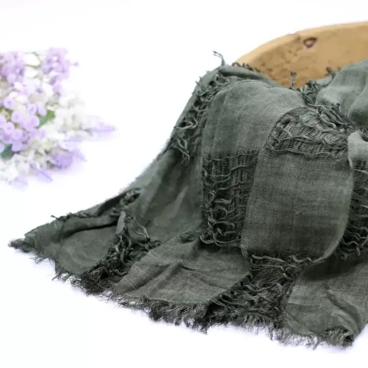 لفة قماش قطن وشيفون لتصوير المواليد لون زيتي غامق جيشي بنتوءات مربعة