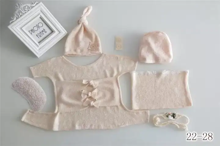 طقم ملابس تصوير مواليد 6 قطع لون بيج كريمي قميص وقبعة ومخدة