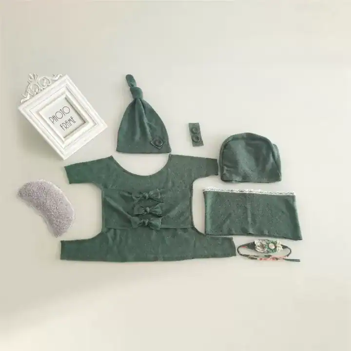 طقم ملابس تصوير مواليد 6 قطع لون أخضر زيتي قميص وقبعة ومخدة