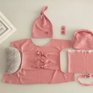 طقم ملابس تصوير مواليد بنات 6 قطع لون وردي فاتح قميص وقبعة ومخدة