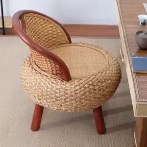 كرسي صغير خشب