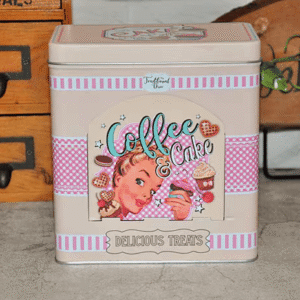 علبة معدنيه بفتحة من الامام