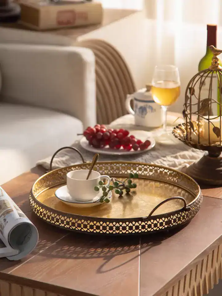 طقم صينية تقديم ذهبية دائرية معدن مشغول مقاسين