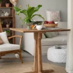 طاولة مربعة خشب صنوبر طبيعي قاعدة مركزية مقاس 80 سم