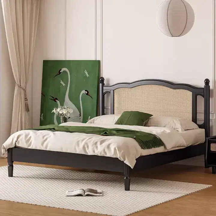 سرير نوم بطراز فرنسي من الخشب و الراتان الطبيعي - موديل 01