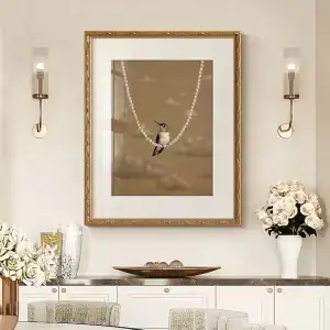 لوحة جدارية فنية لطيور برية بإطار كلاسيكي مقاس 40×30 سم متوفرة بعدة رسومات لديكور الغرف والمداخل