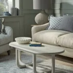 طاولة قهوة بيضاء