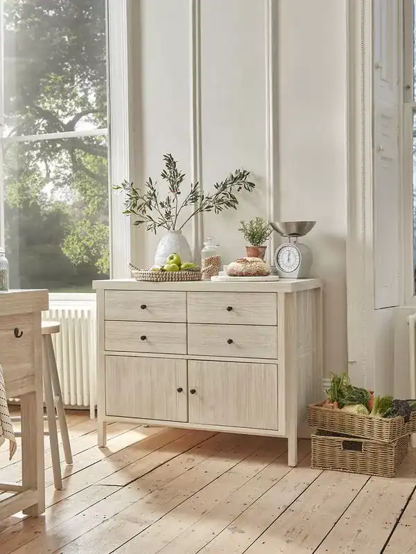 جزيرة مطبخ خشب طبيعي شابي شيك مع أدراج وتخزين