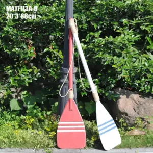 مجداف خشبي ديكوري طويل 88 سم لون أبيض ومخطط بالأزرق مع حبال خيش لتزيين الجدران