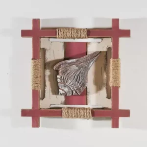 إطار خشبي ديكوري مربع مقاس 30×30 سم مع حلزون بحر بارز وحبال خيش بتصميم ريفي أبيض وأحمر