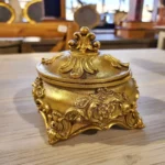 علبة بخور سيراميك ذهبية بتصميم فيكتوري مزخرفة بالورود مع غطاء لحفظ العود والمجوهرات