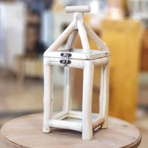 فانوس خشبي ديكوري لحمل الشموع مصنوع من أغصان الشجر الطبيعي – تصميم ريفي أنيق