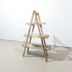 ستاند حامل أصايص زراعية بثلاثة صواني من الخشب الطبيعي – ديكور أنيق للحدائق والمداخل