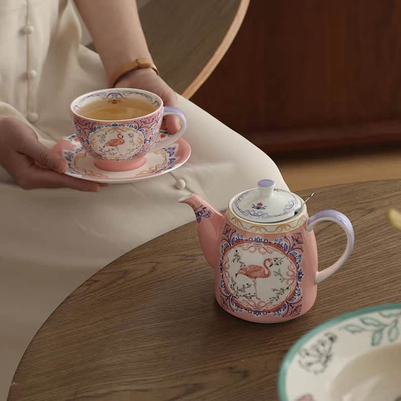 طقم شاي لندن بوتري لشخصين لون وردي وتصميم طائر فلامينجو