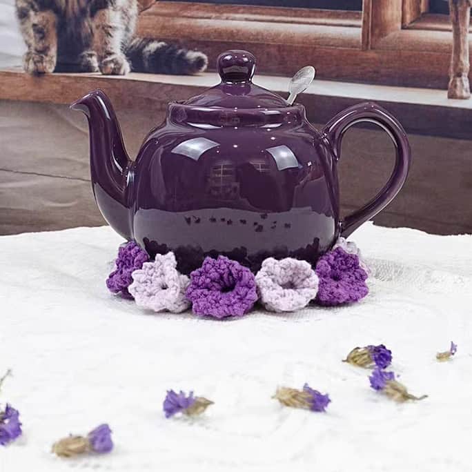 ابريق شاي مفرد ماركة London Pottery لون بنفسجي غامق باذنجاني مع زهور اللافندر