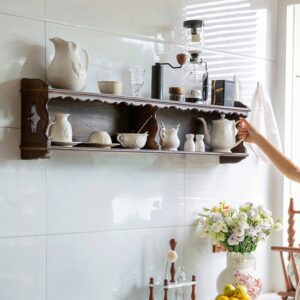 رف جداري فانتج ستايل مع حامل معدني سفلي للمداخل والمطبخ