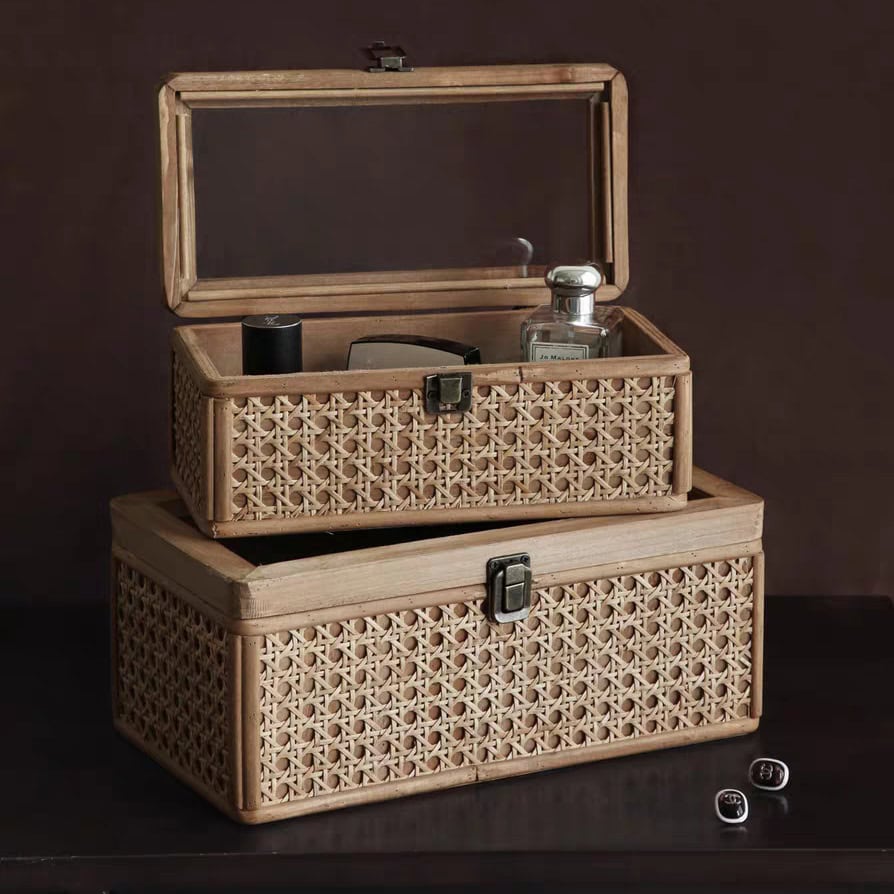 طقم صناديق تخزين خشب طبيعي فاتح وراتان مع غطاء زجاجي للعطور