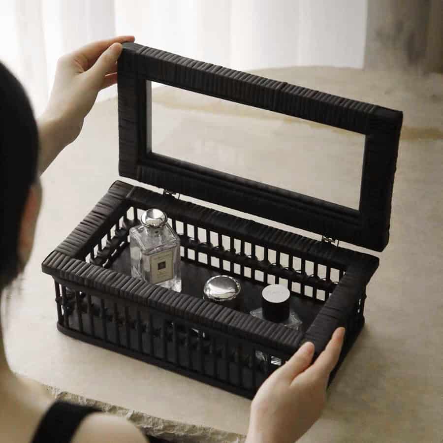 طقم صناديق خيزران وراتان اسود كبير بغطاء زجاجي لتخزين العطور