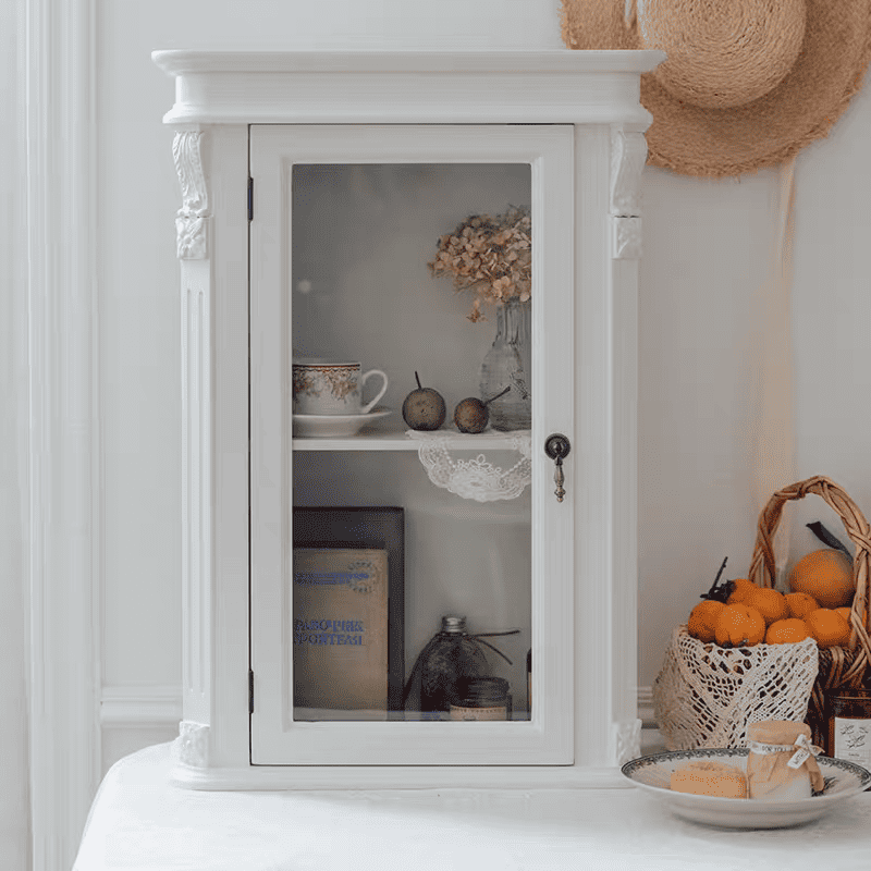 دولاب حائط تشابي شيك لون ابيض بباب زجاجي للديكور والتخزين