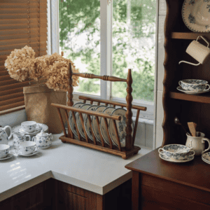 ستاند صحون خشبي طراز فرنسي مع مقبض لعرض وتخزين الاطباق