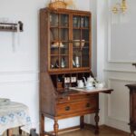 دولاب مكتب سكرتارية خشب اوك مع مكتبة زجاجية علوية وادراج تخزين