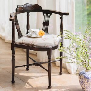 كرسي خشب طبيعي بتصميم فنتج كلاسيكي ومقعد منقوش بالورود لتزيين المداخل وزوايا المنزل