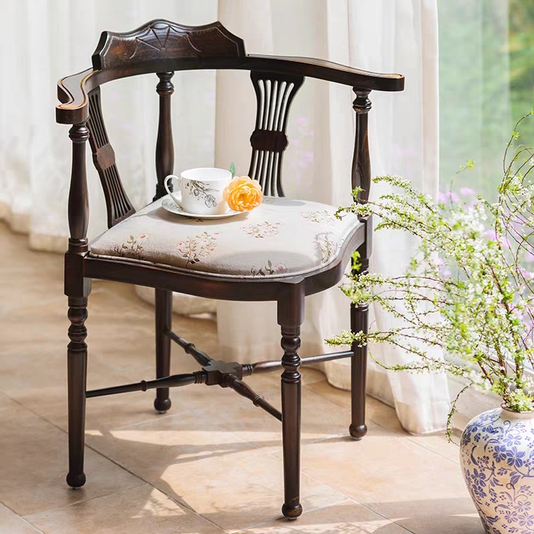 كرسي خشب طبيعي طراز فنتج للمداخل والزوايا – تصميم ديكوري أنيق