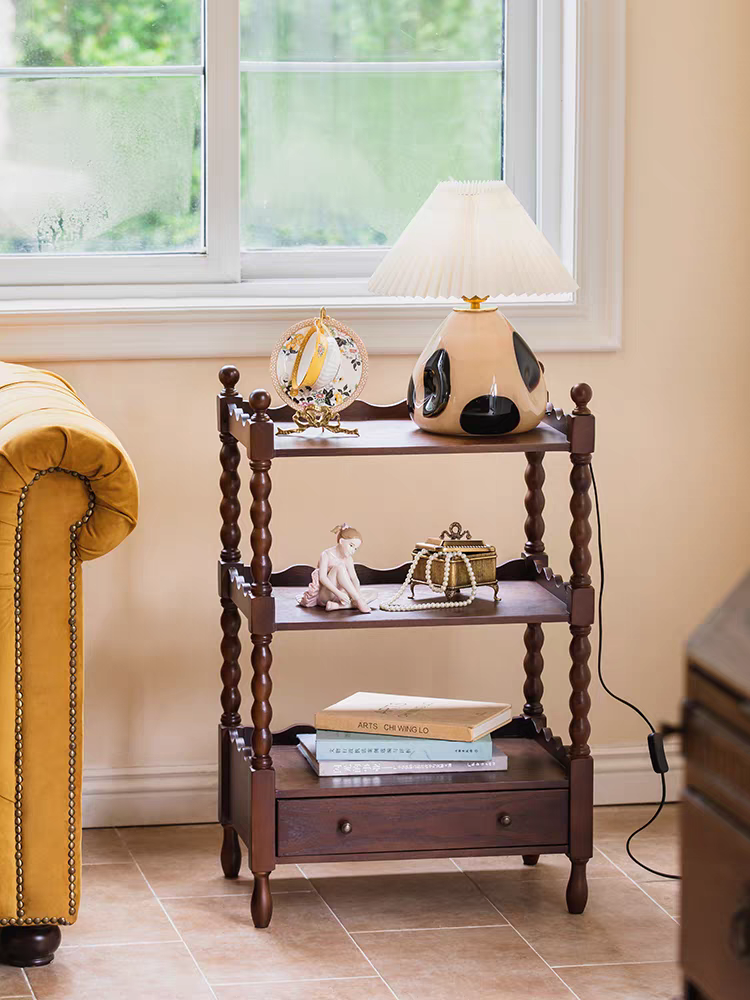 طاولة جانبية ومدخل خشب طبيعي داكن بتصميم فرنسي فنتج مع رفوف ودرج