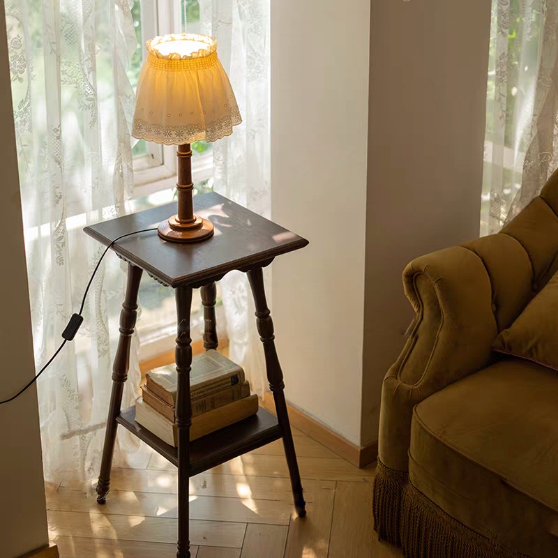 طاولة خدمة جانبية خشب طبيعي دورين بتصميم ريفي كلاسيك بجانب الكنب